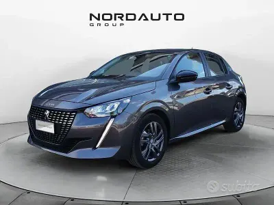 Usata Peugeot 208 Active 75 CV (55 kW) 2022 Grigio Utilitaria