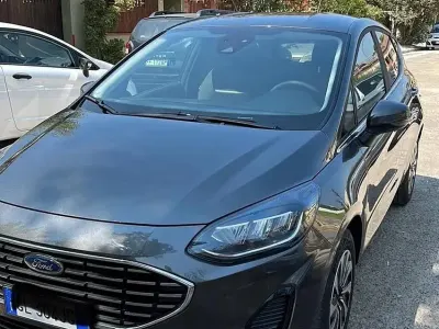 Usata Ford Fiesta 75 CV (55 kW) 2021 Grigio Utilitaria