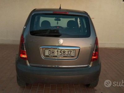 Usata Lancia Delta 77 CV (56 kW) 2007 Marrone Utilitaria