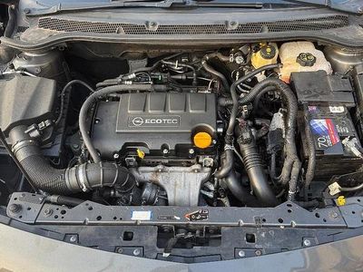 Usata Opel Astra 140 CV (102 kW) 2012 Station wagon