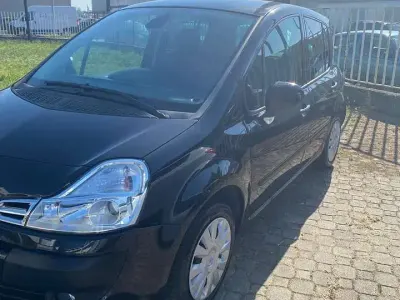 Usata Renault Modus 75 CV (55 kW) 2011 Nero Monovolume