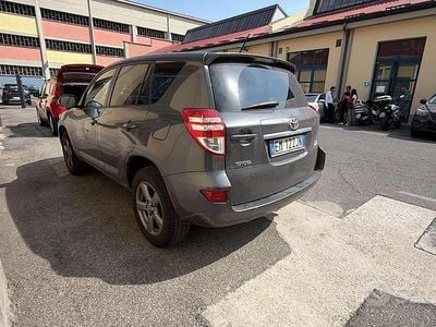 Usata Toyota RAV4 Lounge 150 CV (110 kW) 2013 Grigio scuro SUV