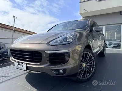 Usata Porsche Cayenne Platinum Edition 250 CV (183 kW) 2016 Grigio SUV