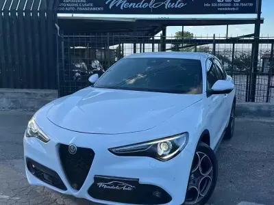 Usado Alfa Romeo Stelvio Sprint 190 CV (139 kW) 2022 Blanco SUV