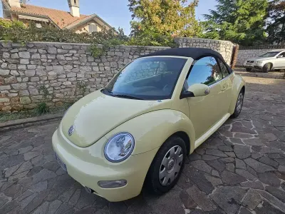 Usata VW New Beetle 75 CV (55 kW) 2003 Giallo Utilitaria