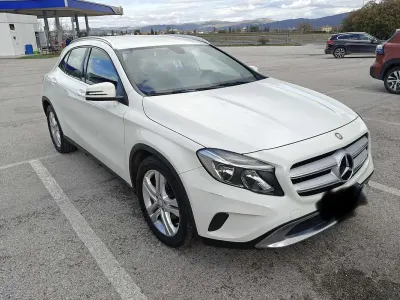 Usata Mercedes GLA200 136 CV (100 kW) 2015 Bianco SUV