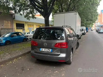 Usata VW Touran 105 CV (77 kW) 2011 Grigio Monovolume