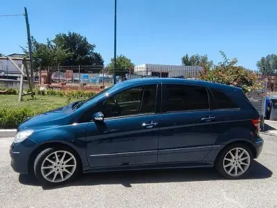 Usata Mercedes B180 109 CV (80 kW) 2008 Blu Monovolume