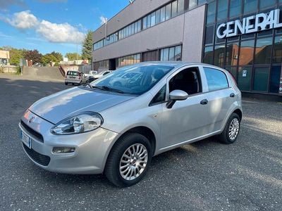 Usata Fiat Punto Young 77 CV (56 kW) 2016 Argento Utilitaria