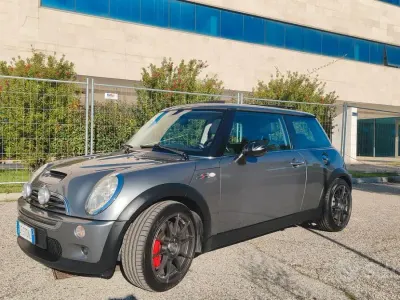 Usata Mini Cooper S 163 CV (119 kW) 2003 Grigio Utilitaria