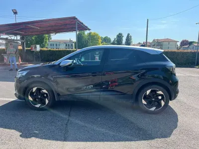 Usata Renault Captur Techno 101 CV (74 kW) 2025 Nero SUV