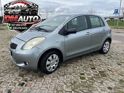 Usata Toyota Yaris Sol 90 CV (66 kW) 2008 Grigio Utilitaria