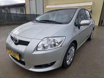 Usata Toyota Auris Sol 132 CV (97 kW) 2010 Argento Utilitaria