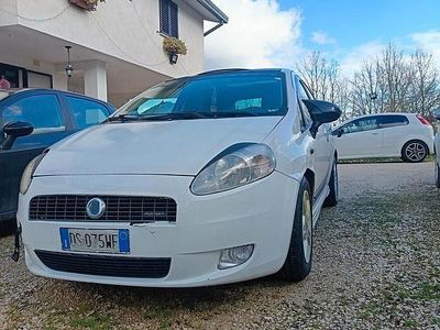 Usata Fiat Grande Punto 90 CV (66 kW) 2008 Bianco Utilitaria