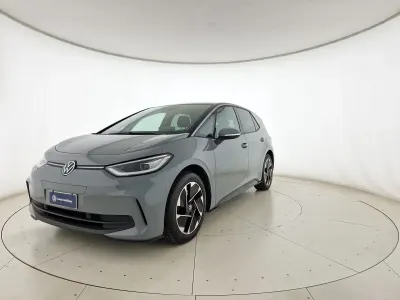 Usata VW ID.3 Pro Performance 150 kW (204 CV) 2024 Moonstone grey nero Utilitaria