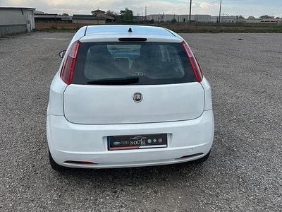 Usata Fiat Grande Punto 75 CV (55 kW) 2009 Bianco Utilitaria