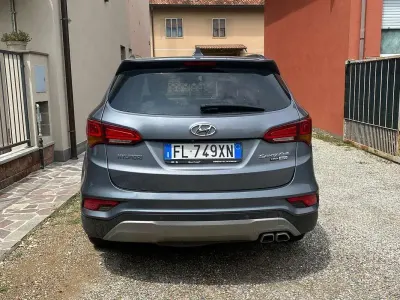 Usata Hyundai Santa Fe Xpossible 200 CV (147 kW) 2017 Grigio SUV