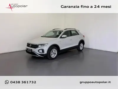 Usata VW T-Roc Life 110 CV (80 kW) 2023 Beige SUV