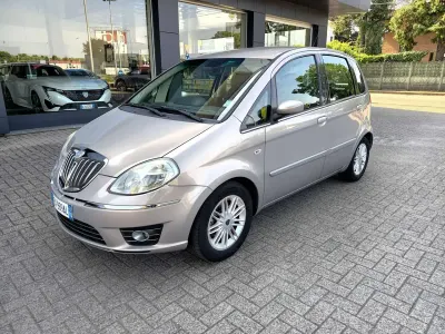 Usata Lancia Musa 77 CV (56 kW) 2009 Sabbia beige Monovolume