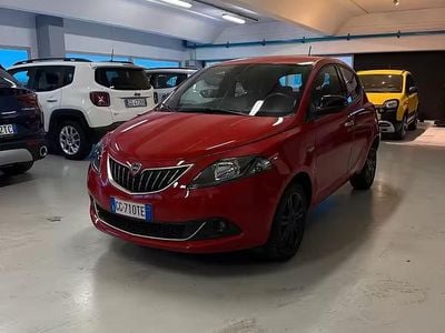 Usata Lancia Ypsilon Gold 69 CV (50 kW) 2022 Rosso Utilitaria