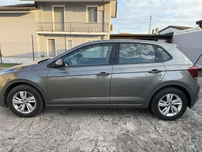 Usata VW Polo Comfortline 95 CV (69 kW) 2019 Grigio Utilitaria
