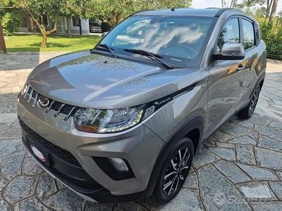 Usata Mahindra KUV100 87 CV (63 kW) 2020 Grigio SUV