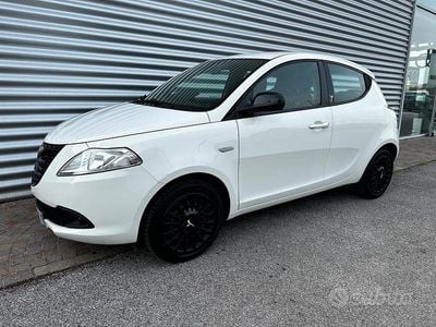 Usata Lancia Ypsilon 69 CV (50 kW) 2015 Bianco Utilitaria