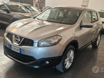 Usata Nissan Qashqai Acenta 103 CV (75 kW) 2010 Grigio SUV