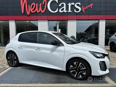 Usata Peugeot 208 Allure 101 CV (74 kW) 2025 Bianco Utilitaria