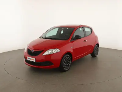 Usata Lancia Ypsilon Gold 70 CV (51 kW) 2019 Rosso Utilitaria