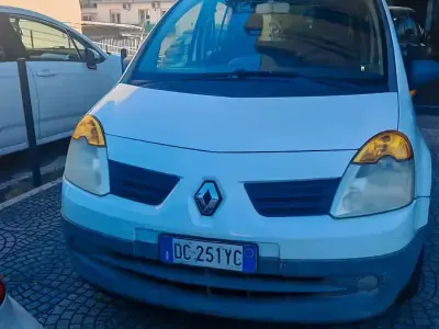 Usata Renault Modus 58 CV (42 kW) 2007 Bianco Monovolume