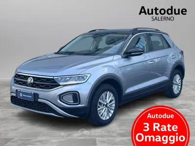 Usata VW T-Roc Life 150 CV (110 kW) 2024 Pyrit silver metallizzato nero SUV