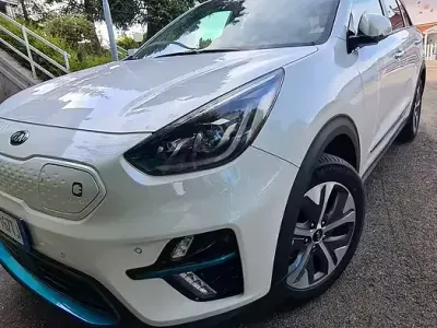 Usata Kia e-Niro 63 kW (87 CV) 2021 Bianco SUV