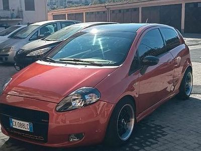 Usata Fiat Grande Punto 75 CV (55 kW) 2005 Utilitaria