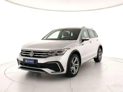 Usata VW Tiguan R-line 150 CV (110 kW) 2023 Argento SUV