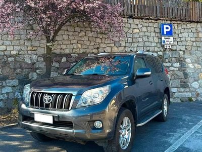 Begagnad Toyota Land Cruiser Prado 190 HK (139 kW) 2011 Grå SUV