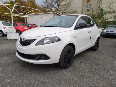 Usata Lancia Ypsilon Gold 70 CV (51 kW) 2022 Bianco Utilitaria