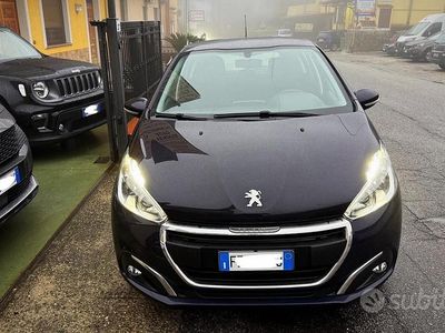 Usata Peugeot 208 Active 101 CV (74 kW) 2019 Blu Utilitaria
