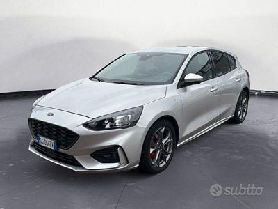 Usata Ford Focus ST-Line 155 CV (114 kW) 2021 Arancione Berlina
