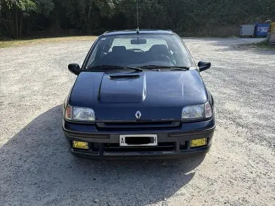 Usata Renault Clio 135 CV (99 kW) 1995 Utilitaria
