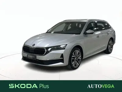 Usata Skoda Octavia Selection 150 CV (110 kW) 2024 Grigio / pastello Station wagon