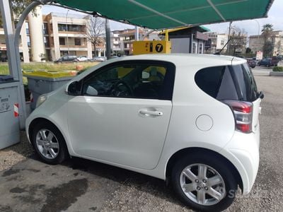 Toyota iQ