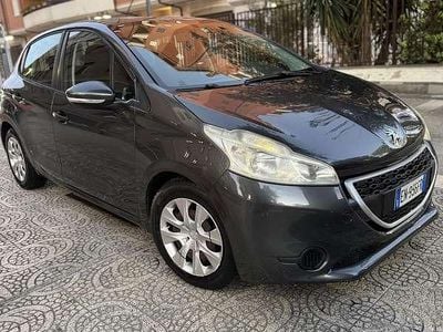 Usata Peugeot 208 68 CV (50 kW) 2012 Grigio Utilitaria