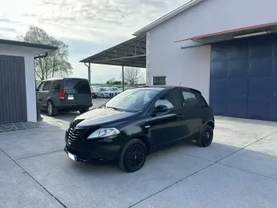 Usata Lancia Ypsilon S 95 CV (69 kW) 2015 Nero Utilitaria