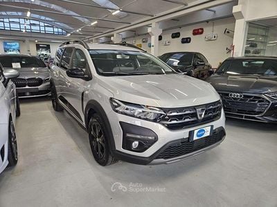Usata Dacia Jogger Extreme 101 CV (74 kW) 2022 Grigio lunare Monovolume