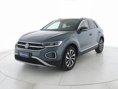 Usata VW T-Roc Style 150 CV (110 kW) 2025 Petroleum blue metallizzato nero SUV