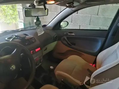 Usata Alfa Romeo 147 116 CV (85 kW) 2002 Nero Utilitaria