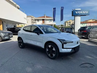 Nuova Volvo EX30 Core 200 kW (272 CV) 2026 Bianco SUV