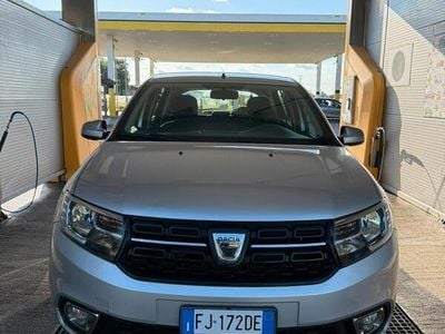 Usata Dacia Sandero Lauréate 75 CV (55 kW) 2017 Grigio Utilitaria