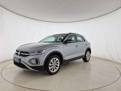 Usata VW T-Roc Style 110 CV (80 kW) 2023 Argento tetto nero SUV